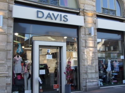 DAVIS nevers